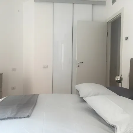 Joivy Sunny 1-bed Flat With Balcony Apartment *
