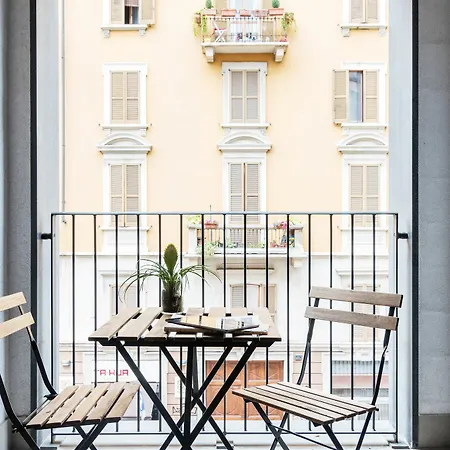 Joivy Sunny 1-bed Flat With Balcony * Милан