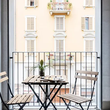 Joivy Sunny 1-bed Flat With Balcony * Milano